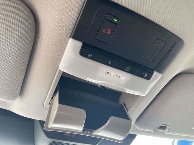 Used 2025 Nissan Pathfinder SV image 29