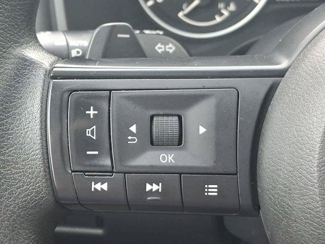 Used 2024 Nissan Rogue S FWD image 23