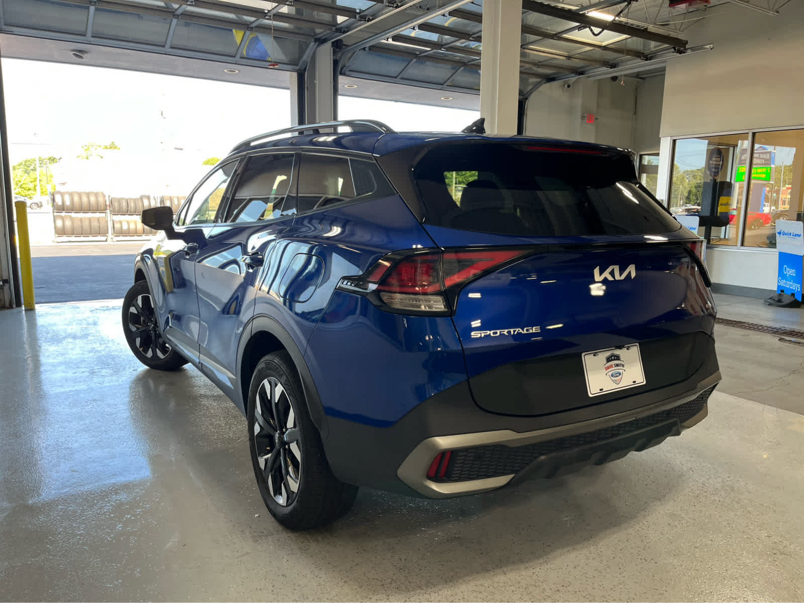 Used 2023 Kia Sportage X-Line w/ X-Line Premium Package AWD/4WD image 5