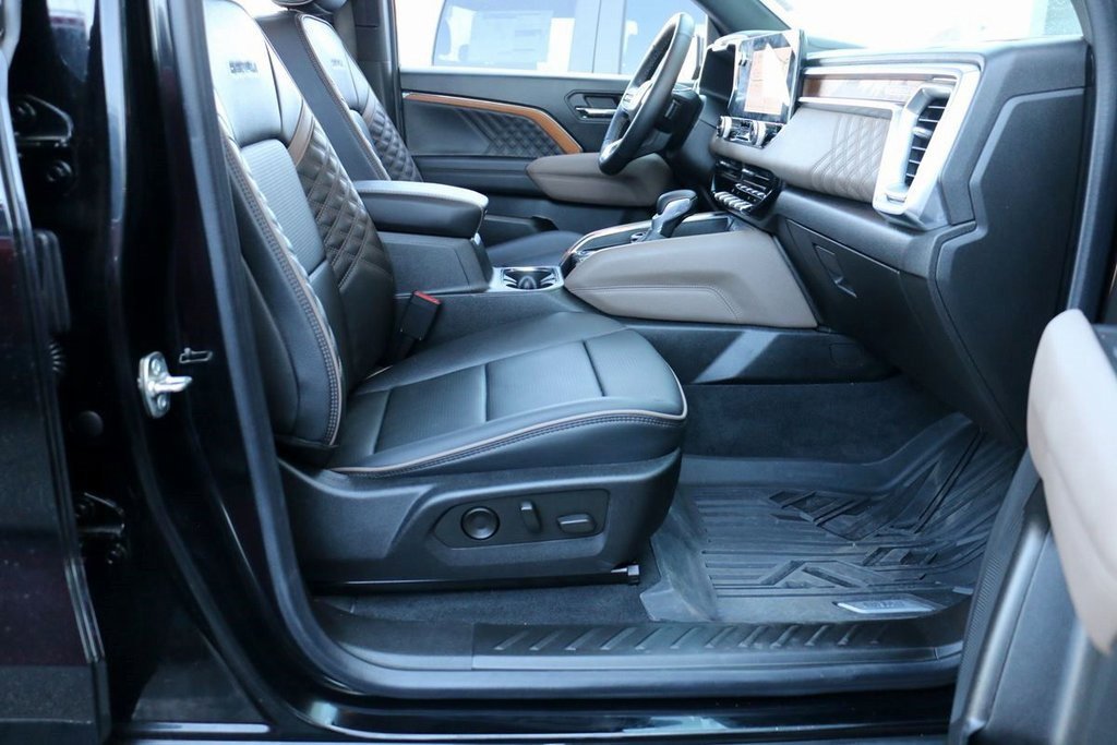 Used 2024 GMC Canyon Denali w/ LPO, Denali Black Edition image 35