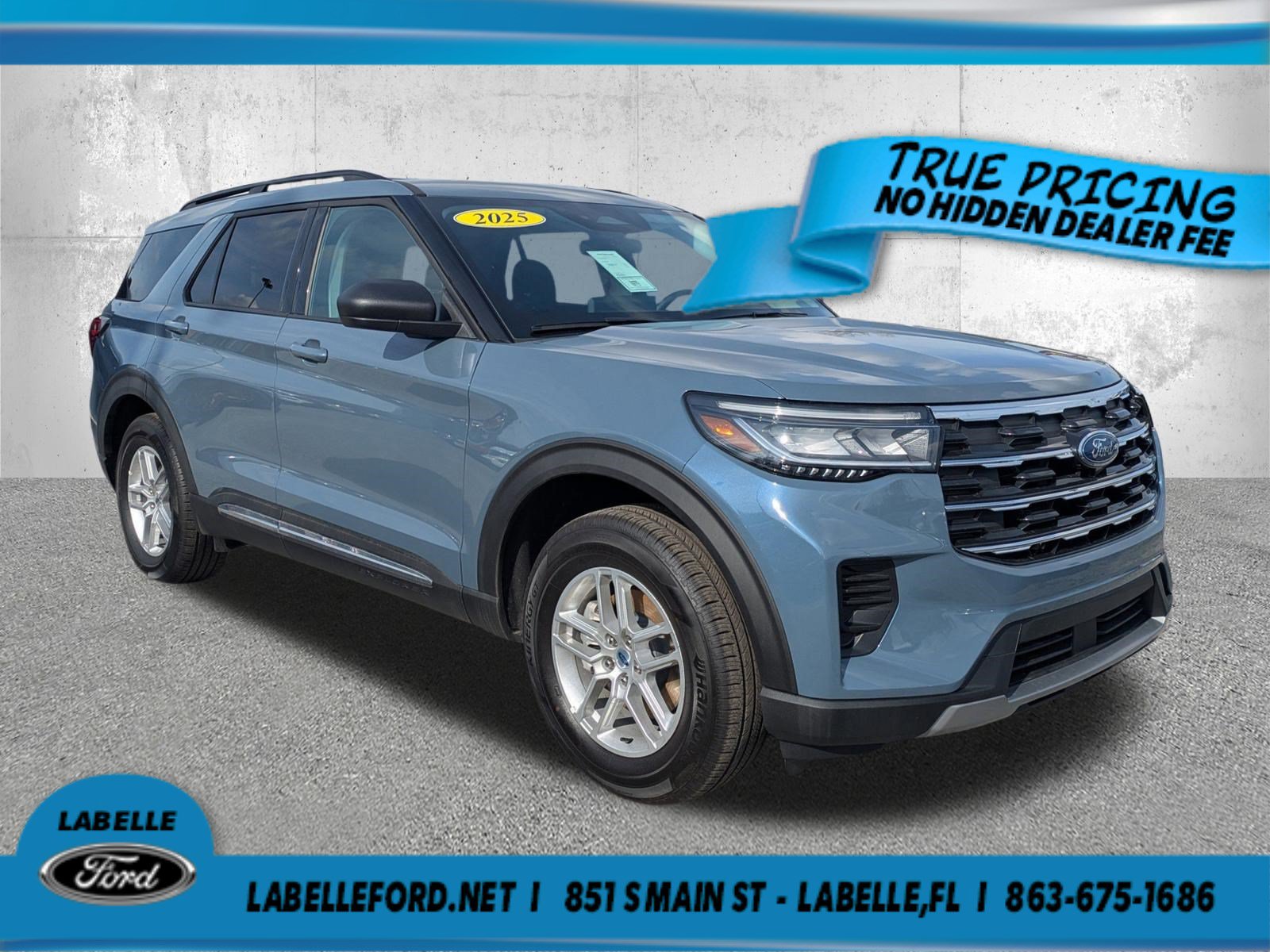 Certified 2025 Ford Explorer Active RWD image 1