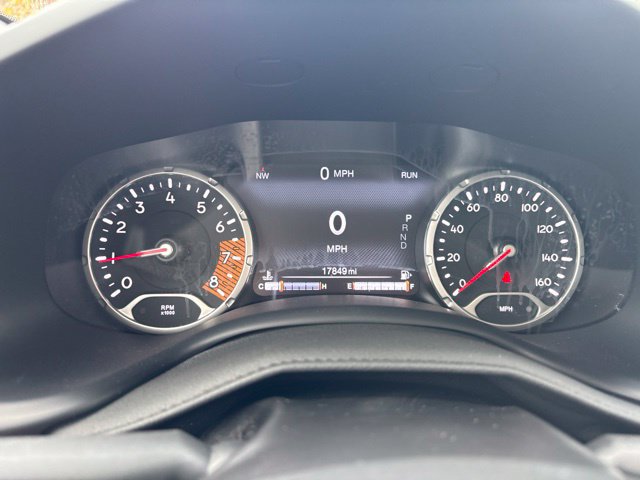 Used 2023 Jeep Renegade Trailhawk AWD/4WD image 21