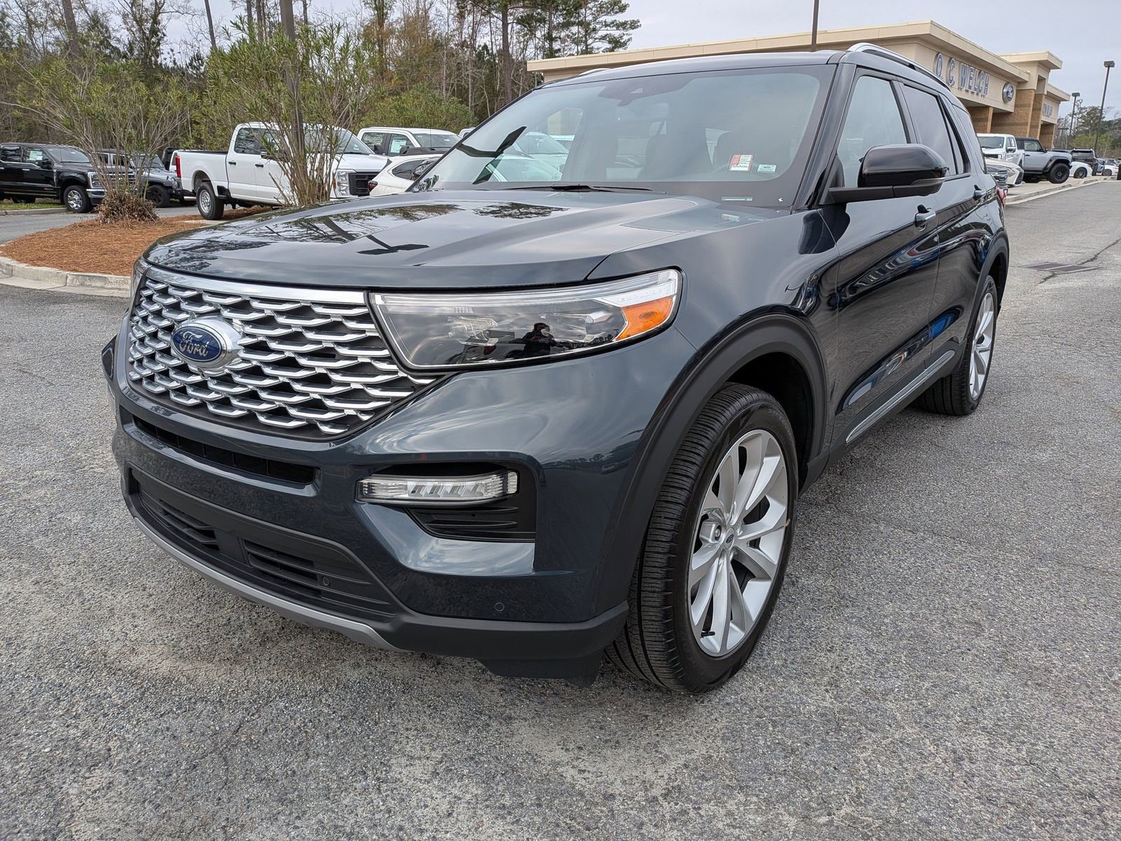 Certified 2023 Ford Explorer Platinum w/ Technology Package image 8