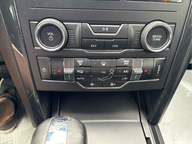 Certified 2019 Ford Explorer XLT w/ Equipment Group 202A AWD/4WD image 24