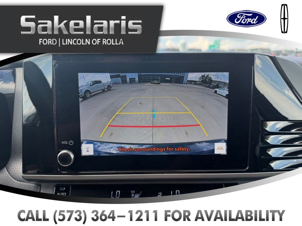 Used 2025 Toyota Camry SE FWD image 23