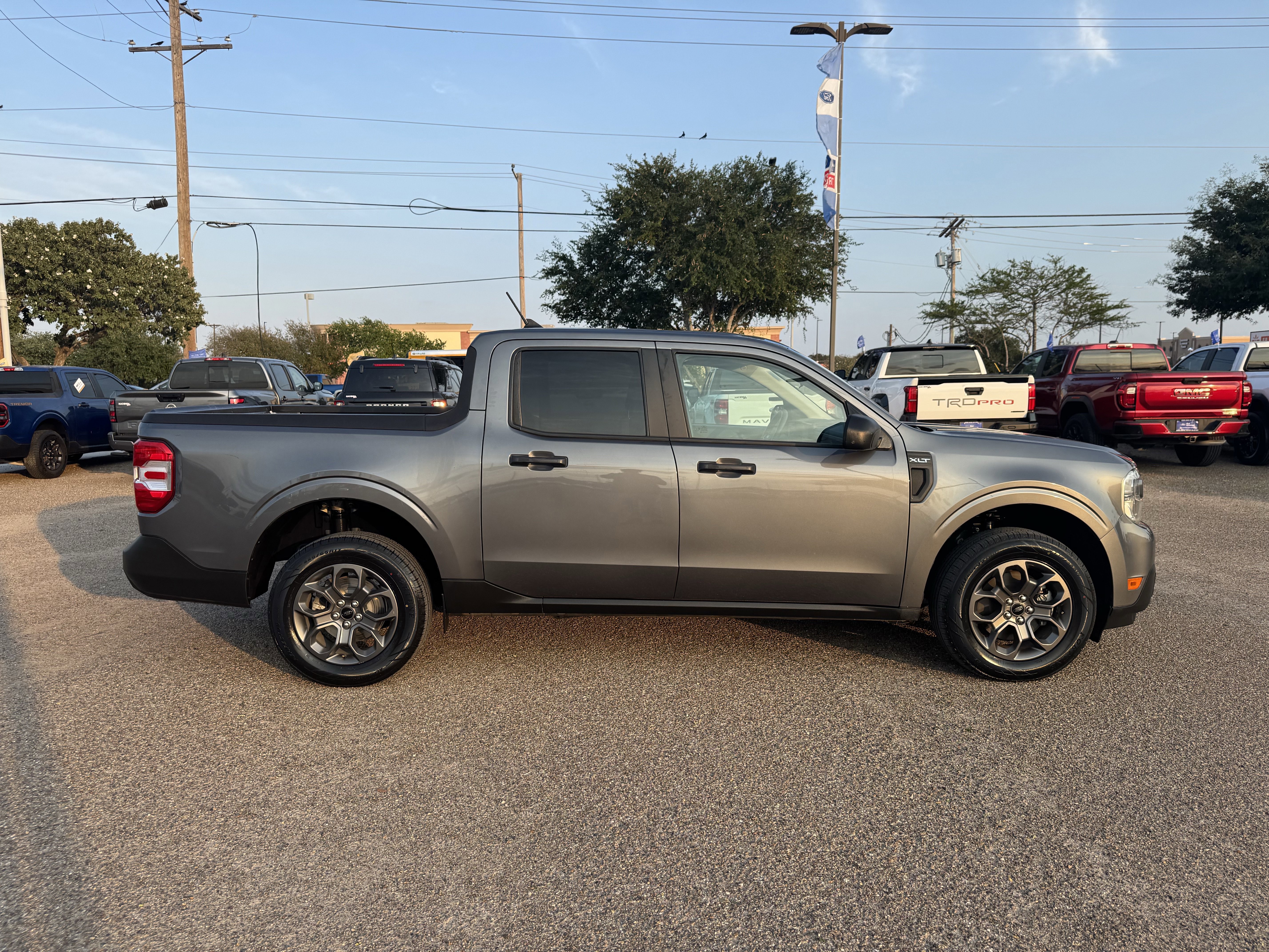Certified 2022 Ford Maverick XLT image 4