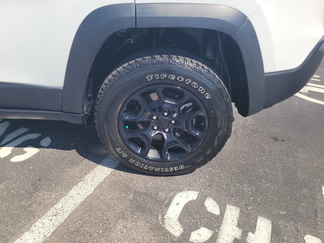 Used 2022 Jeep Cherokee Trailhawk w/ Sound & Nav Group AWD/4WD image 9