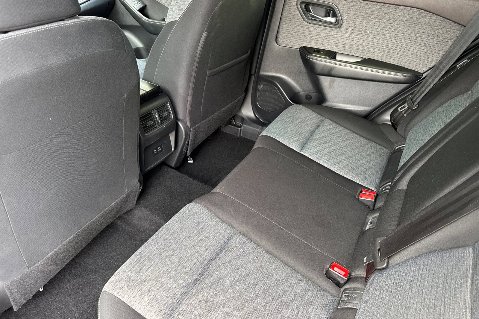 Used 2023 Nissan Rogue SV AWD/4WD image 13