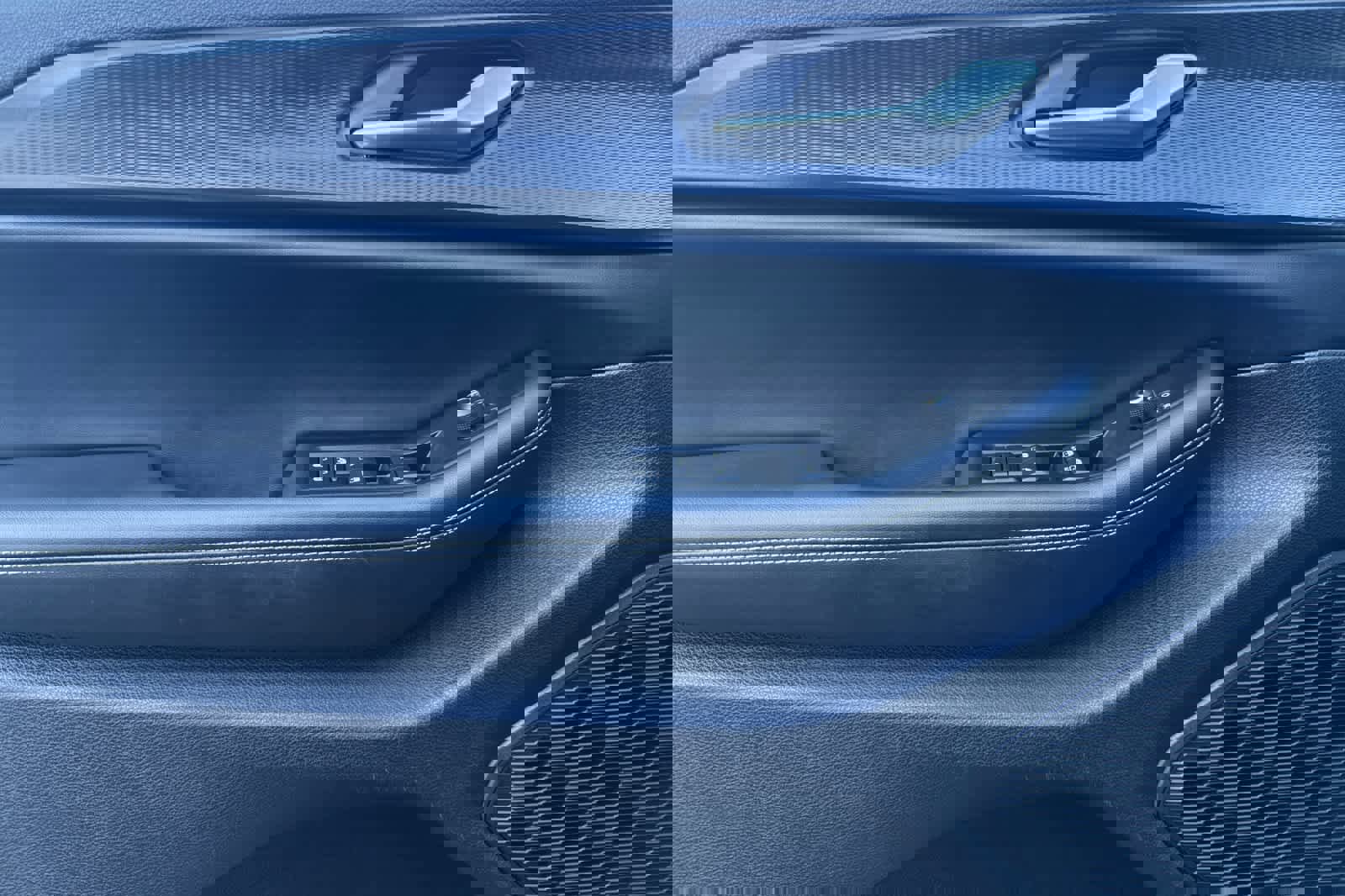 Used 2025 Jeep Grand Cherokee Laredo X w/ Luxury Tech Group I image 12