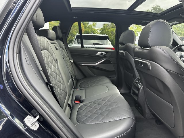 Used 2024 BMW X5 xDrive40i w/ M Sport Package AWD/4WD image 38
