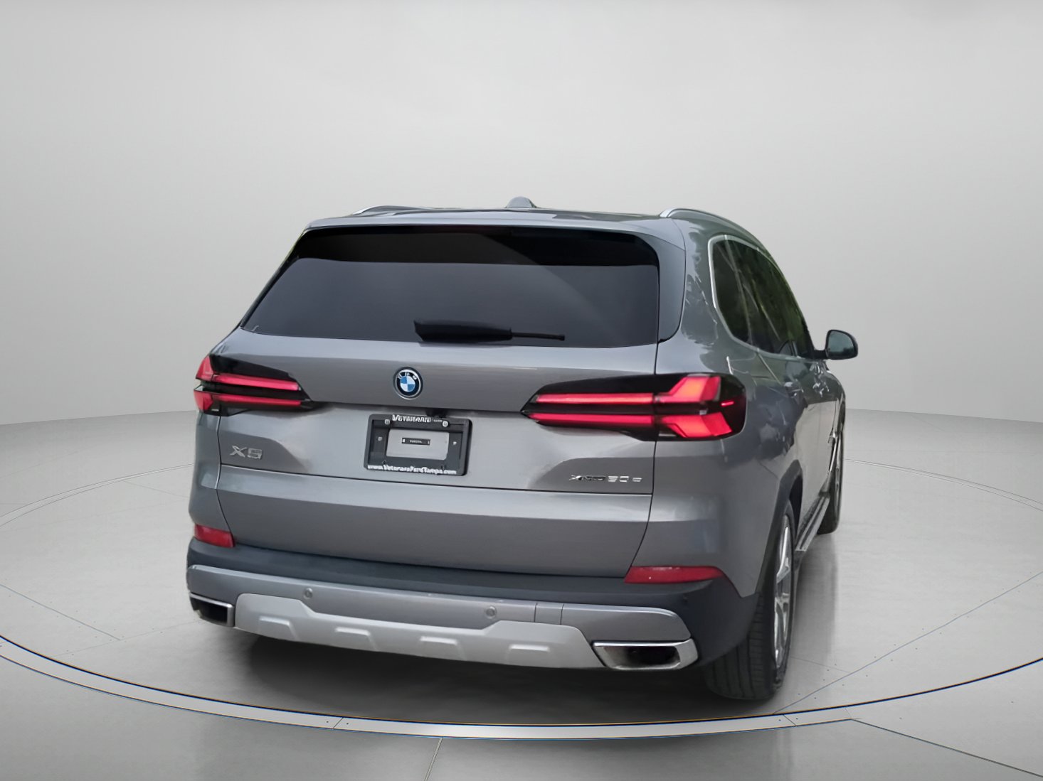 Used 2025 BMW X5 xDrive50e AWD/4WD image 25