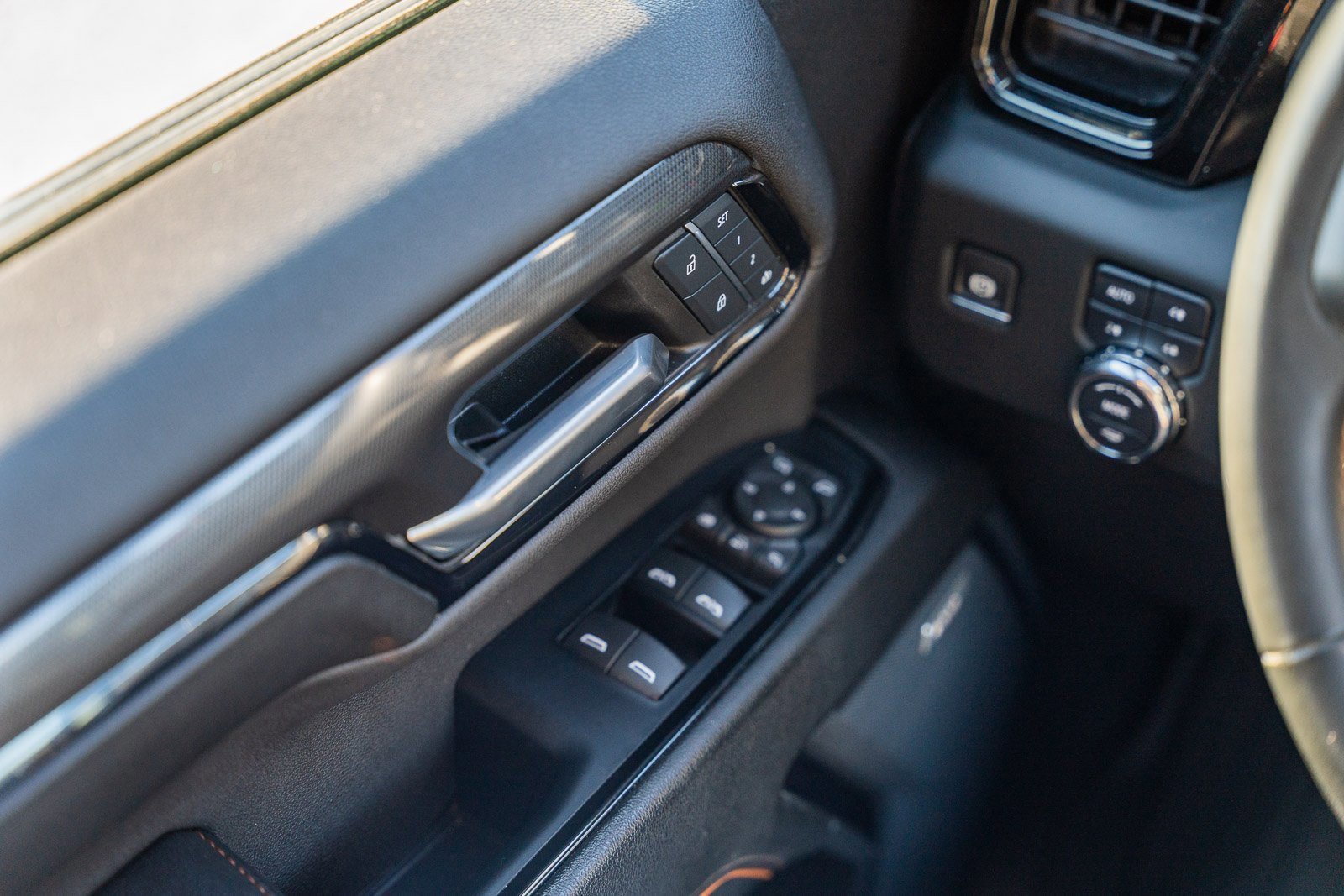 Used 2024 GMC Sierra 2500 AT4 w/ AT4 Premium Plus Package image 37