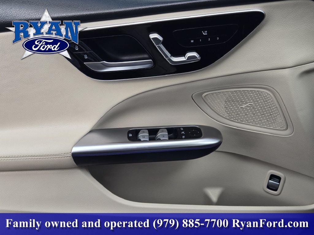 Used 2023 Mercedes-Benz C 300 Sedan w/ Exclusive Trim Package image 17