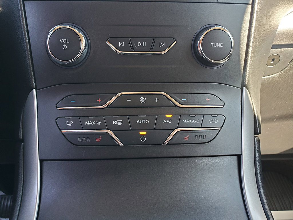 Certified 2019 Ford Edge SEL w/ Equipment Group 201A AWD/4WD image 25