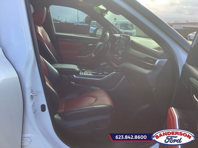 Used 2022 Toyota Highlander XSE AWD/4WD image 19