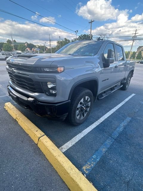 Used 2024 Chevrolet Silverado 2500 Custom w/ Custom Value Package AWD/4WD image 3