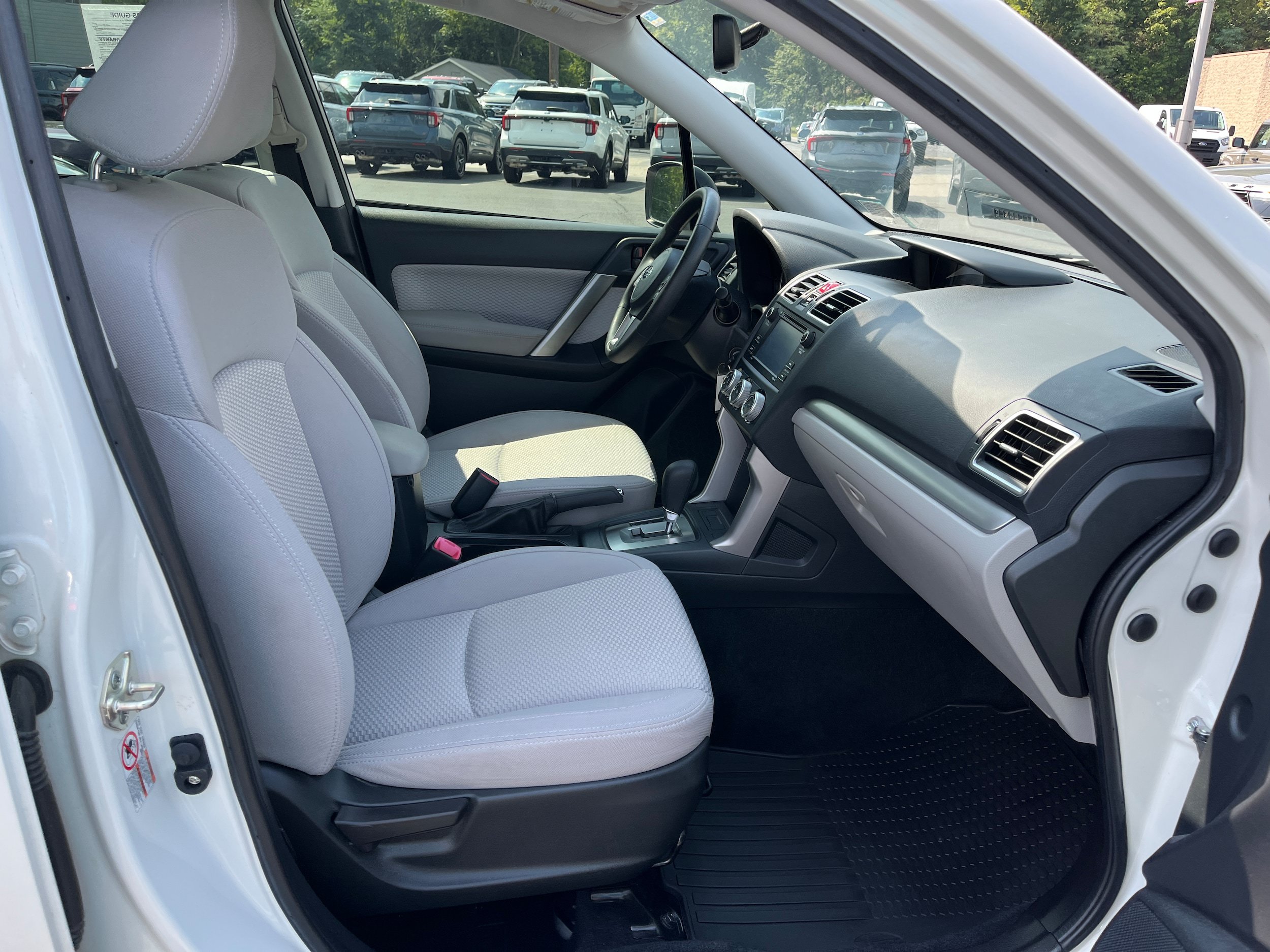 Used 2017 Subaru Forester 2.5i w/ Alloy Wheel Package AWD/4WD image 6