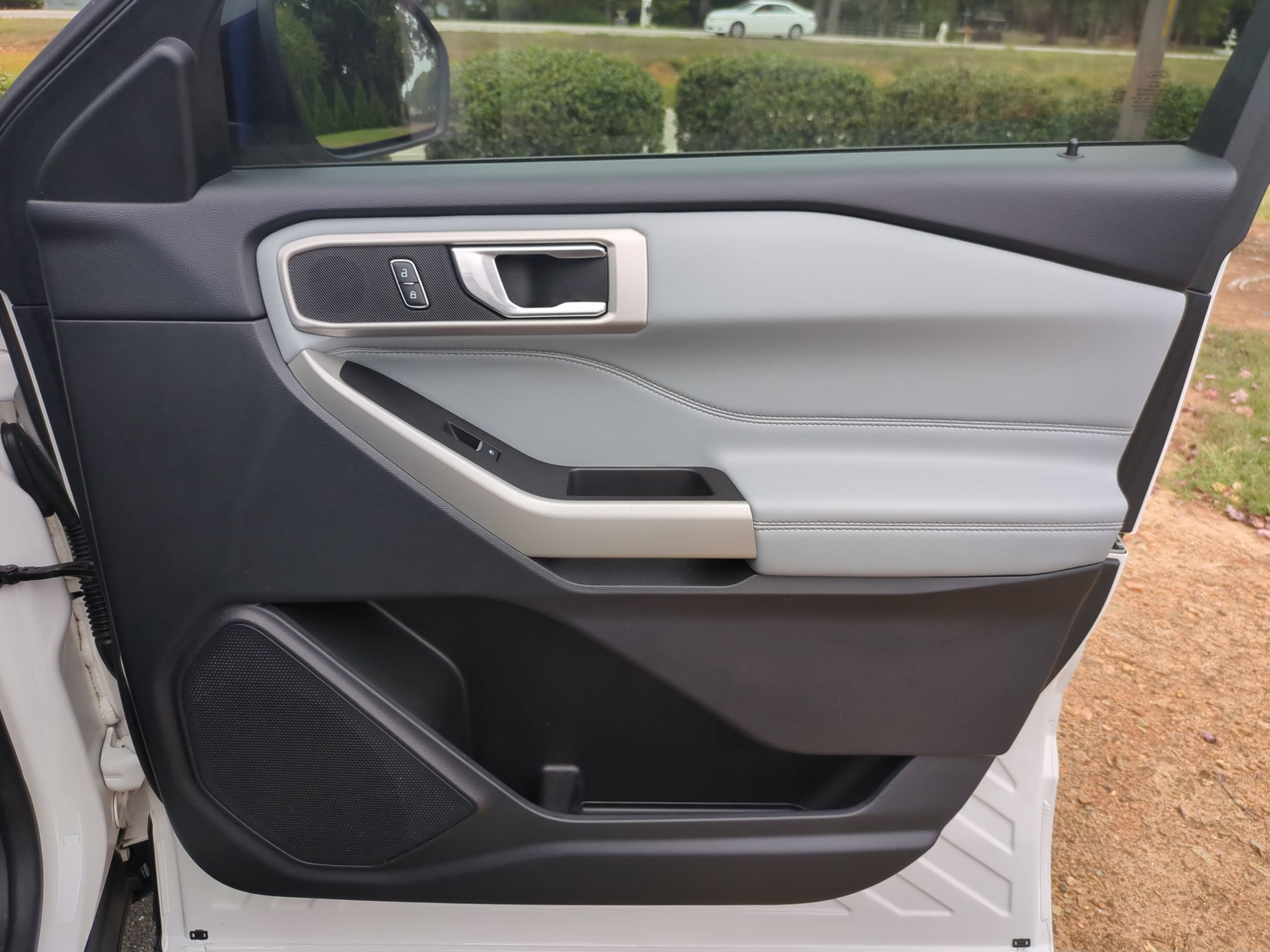 Certified 2022 Ford Explorer XLT RWD image 34