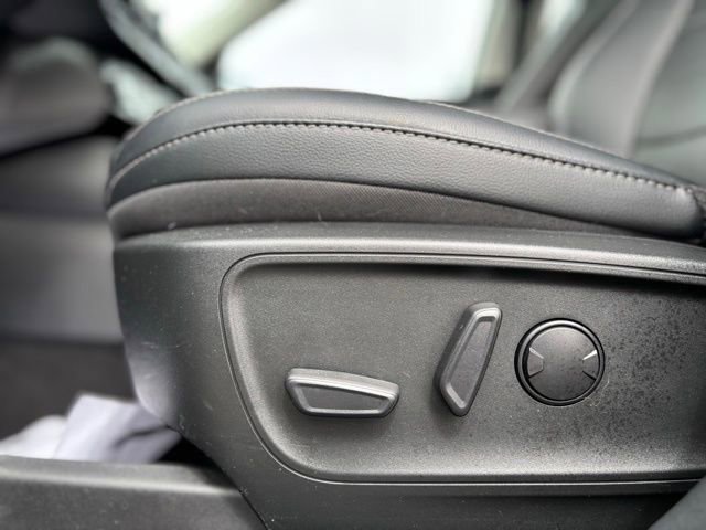 Certified 2022 Ford Escape Titanium w/ Class II Trailer Tow Package image 13