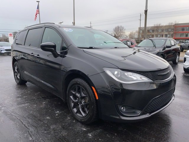 Used 2018 Chrysler Pacifica Touring-L Plus