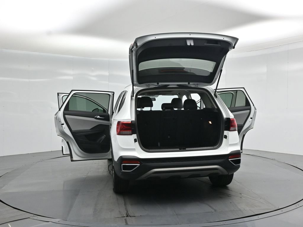 Used 2022 Volkswagen Taos SE FWD image 29