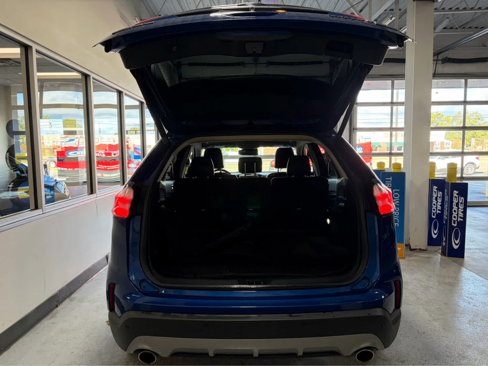 Certified 2020 Ford Edge Titanium AWD/4WD image 7