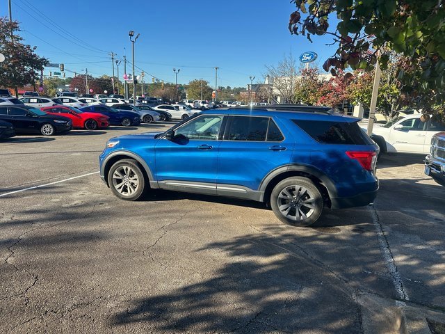 Certified 2022 Ford Explorer XLT w/ Equipment Group 202A image 2