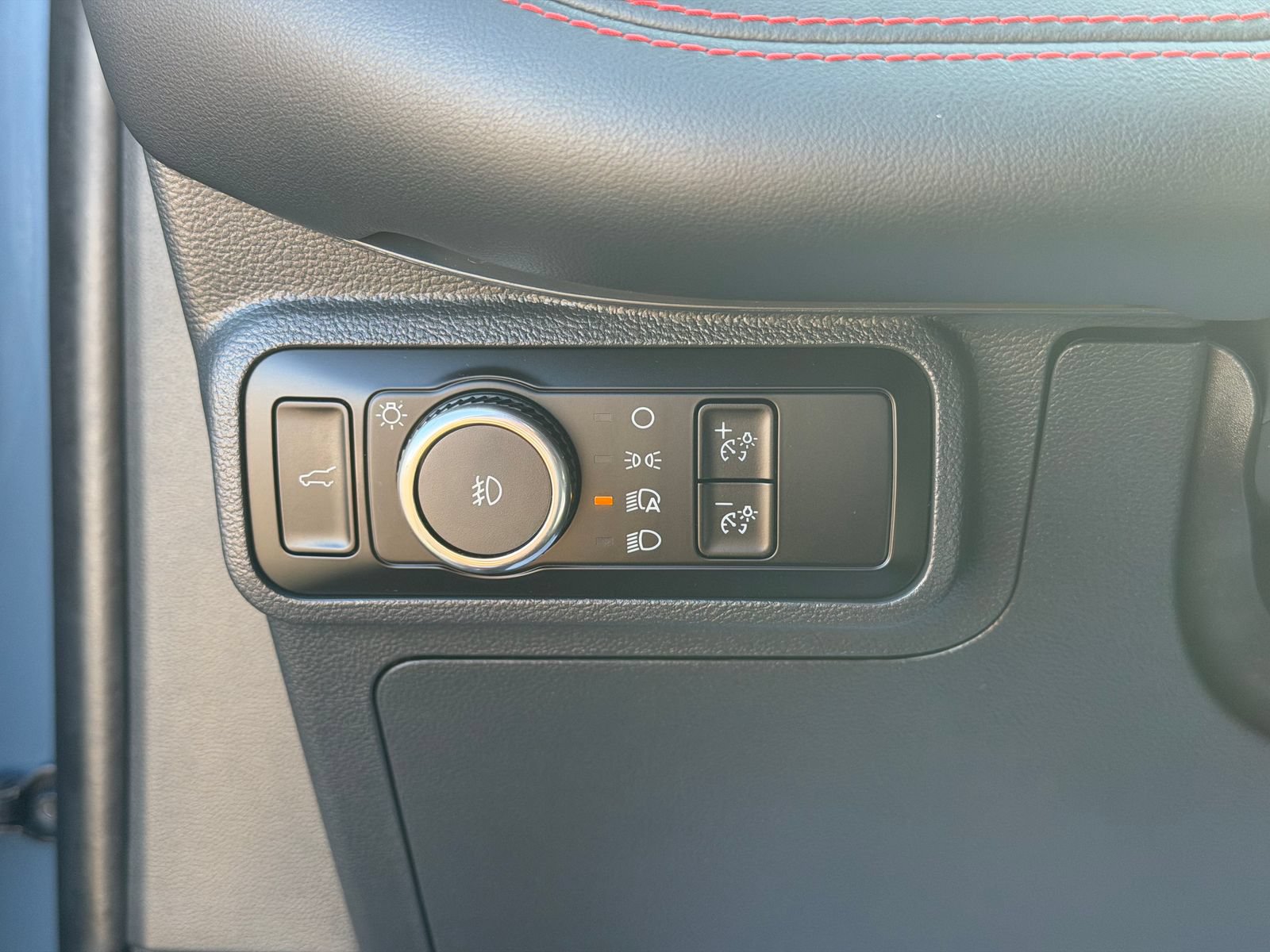 Certified 2025 Ford Explorer ST AWD/4WD image 33
