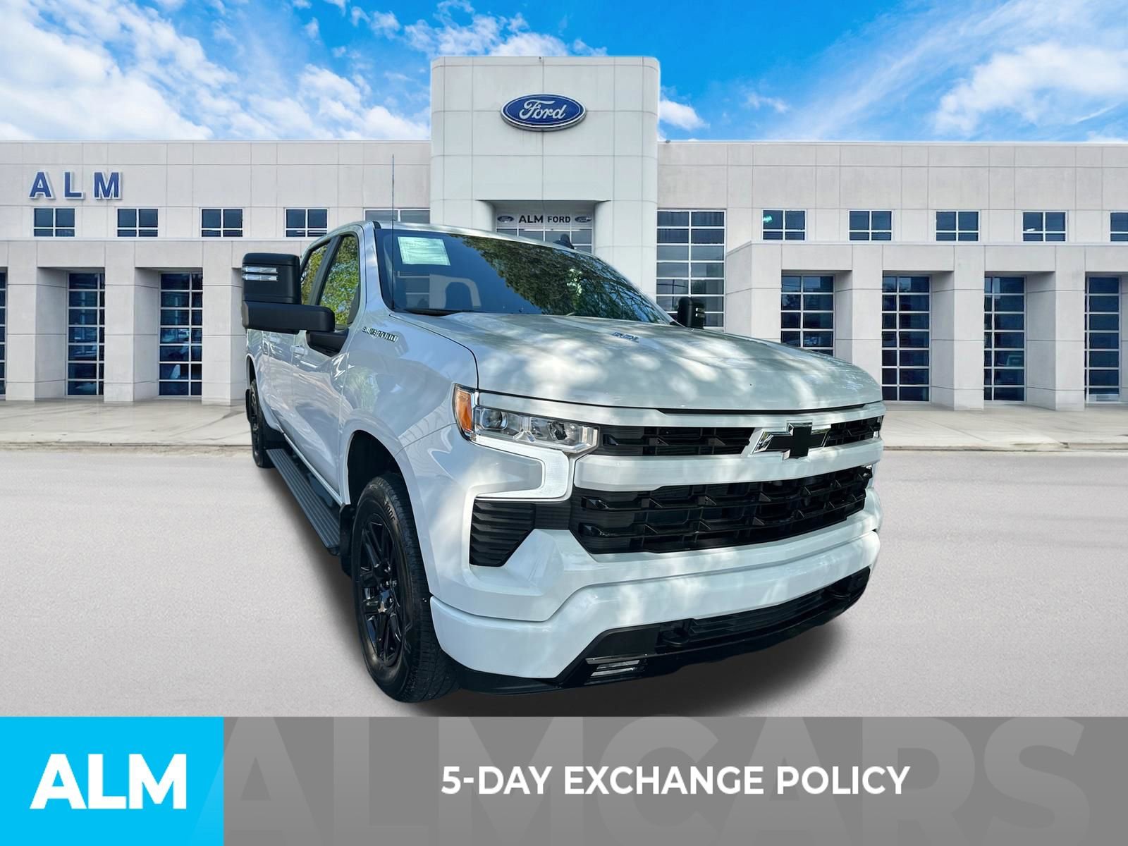 Used 2024 Chevrolet Silverado 1500 RST w/ Max Trailering Package image 3