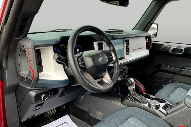 Certified 2025 Ford Bronco Heritage Edition AWD/4WD image 17