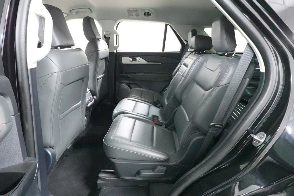 Certified 2025 Ford Explorer Active w/ Active Comfort Package AWD/4WD image 27