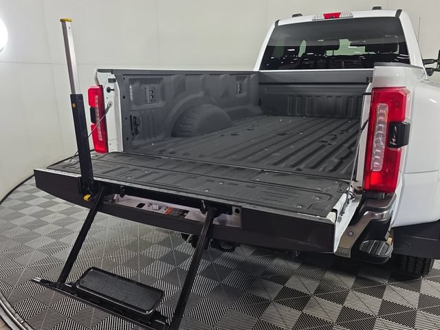 Certified 2025 Ford F450 Lariat w/ FX4 Off-Road Package AWD/4WD image 14