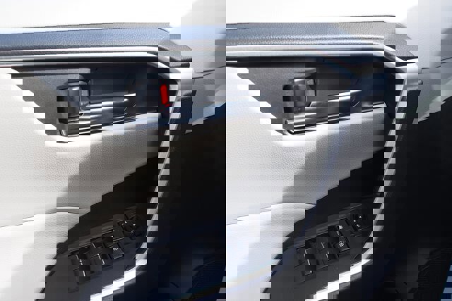 Used 2022 Toyota RAV4 XLE image 18