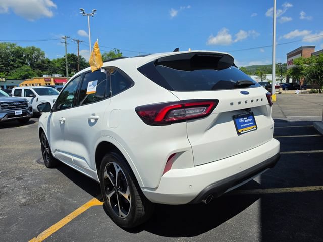 Certified 2023 Ford Escape ST-Line Select w/ Tech Pack #2 AWD/4WD image 5