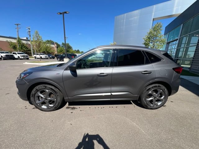 Certified 2024 Ford Escape ST-Line w/ Tech Pack #1 AWD/4WD image 8