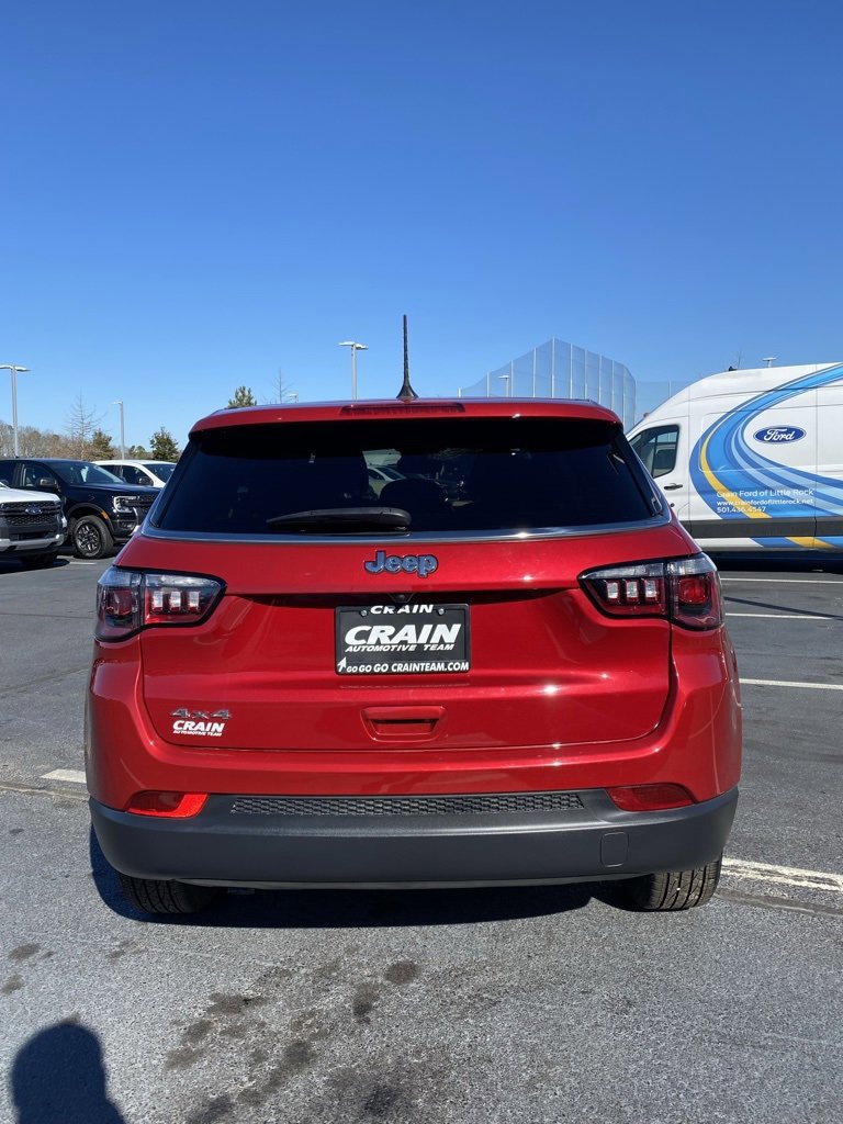 Used 2024 Jeep Compass Sport image 4