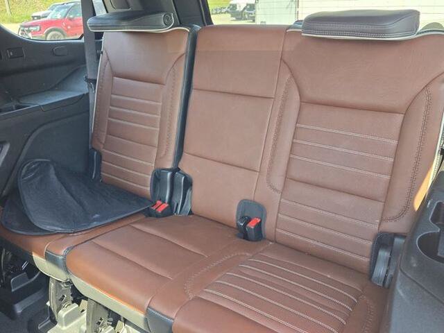 Used 2023 GMC Yukon Denali Ultimate AWD/4WD image 9