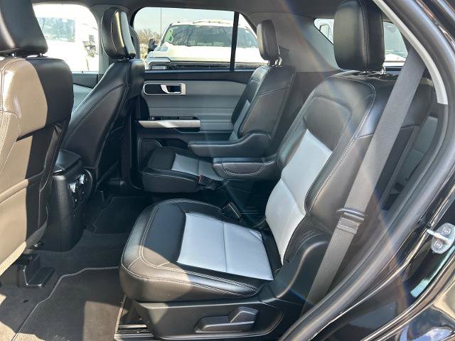 Certified 2022 Ford Explorer XLT w/ Equipment Group 202A image 11
