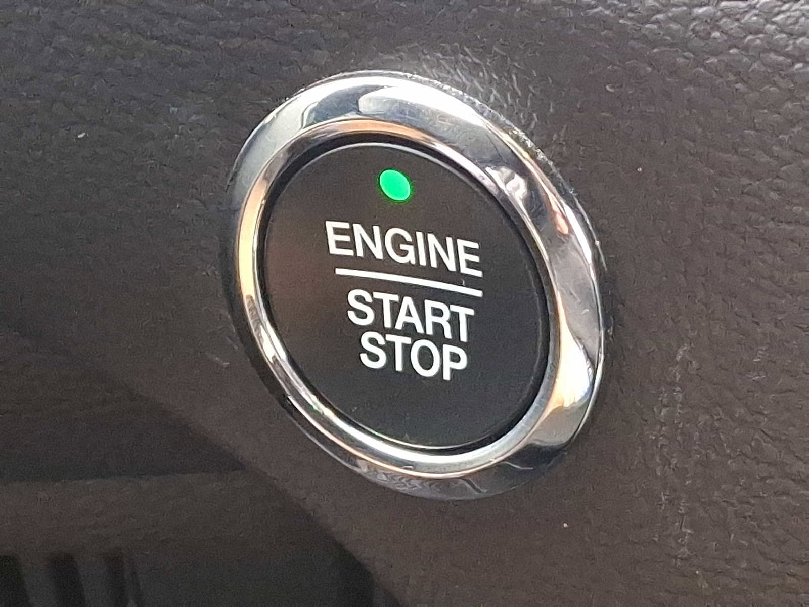 Certified 2024 Ford Edge SE image 23