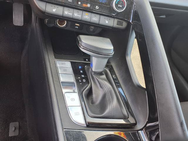 Used 2025 Hyundai Elantra SEL FWD image 14