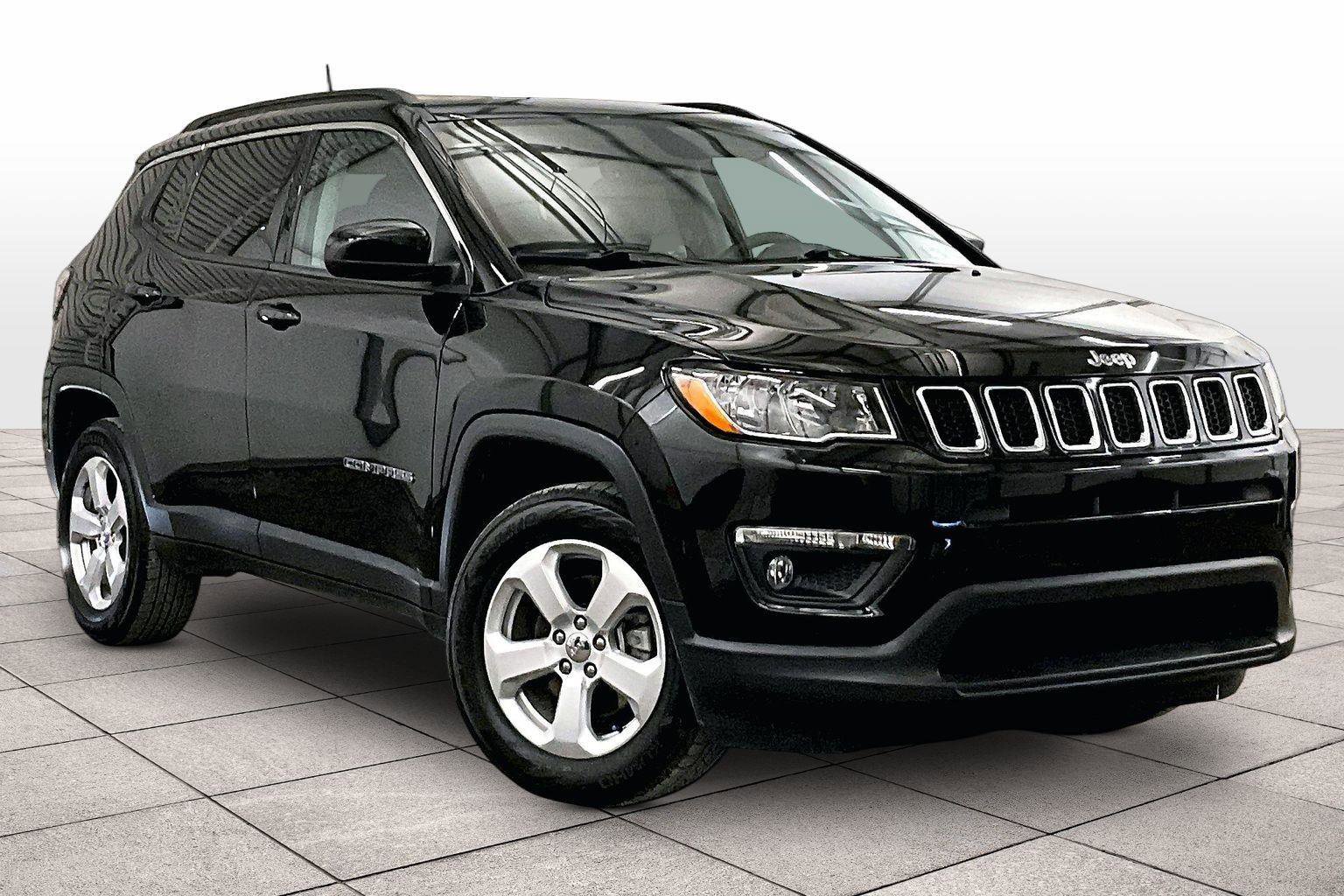 Used 2021 Jeep Compass Latitude w/ Sun and Sound Group image 2