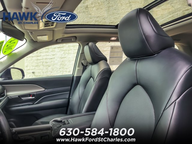Used 2024 Toyota Grand Highlander AWD image 9