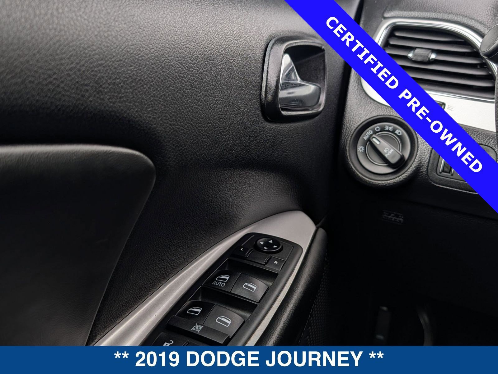 Used 2019 Dodge Journey SE w/ Blacktop Package image 24