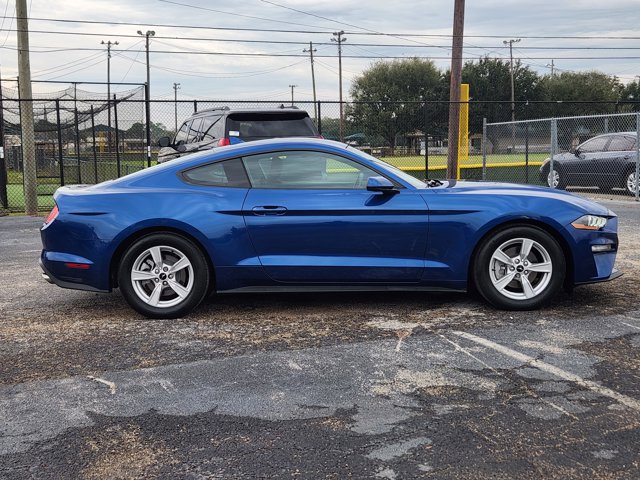 Certified 2022 Ford Mustang Coupe image 4