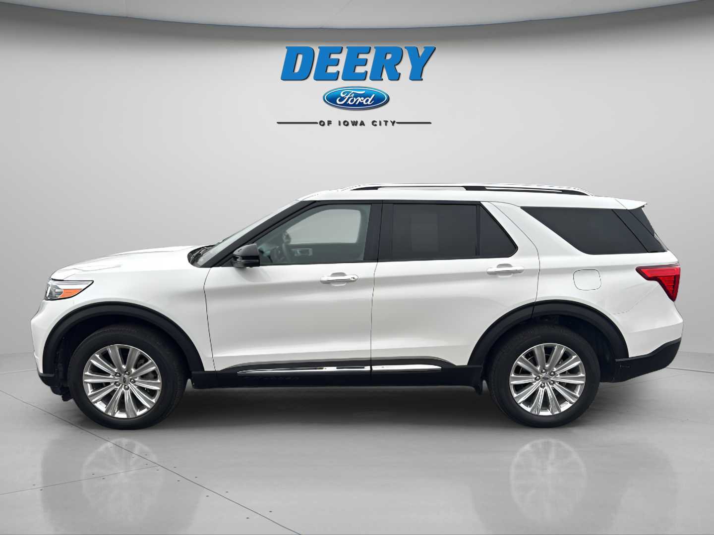 Certified 2022 Ford Explorer Limited w/ Equipment Group 301A image 4
