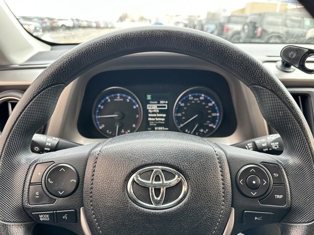 Used 2018 Toyota RAV4 LE image 20