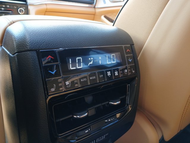 Used 2025 Jeep Grand Cherokee Summit AWD/4WD image 23