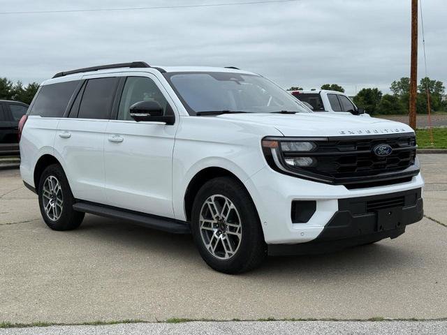 Certified 2025 Ford Expedition Active AWD/4WD image 8