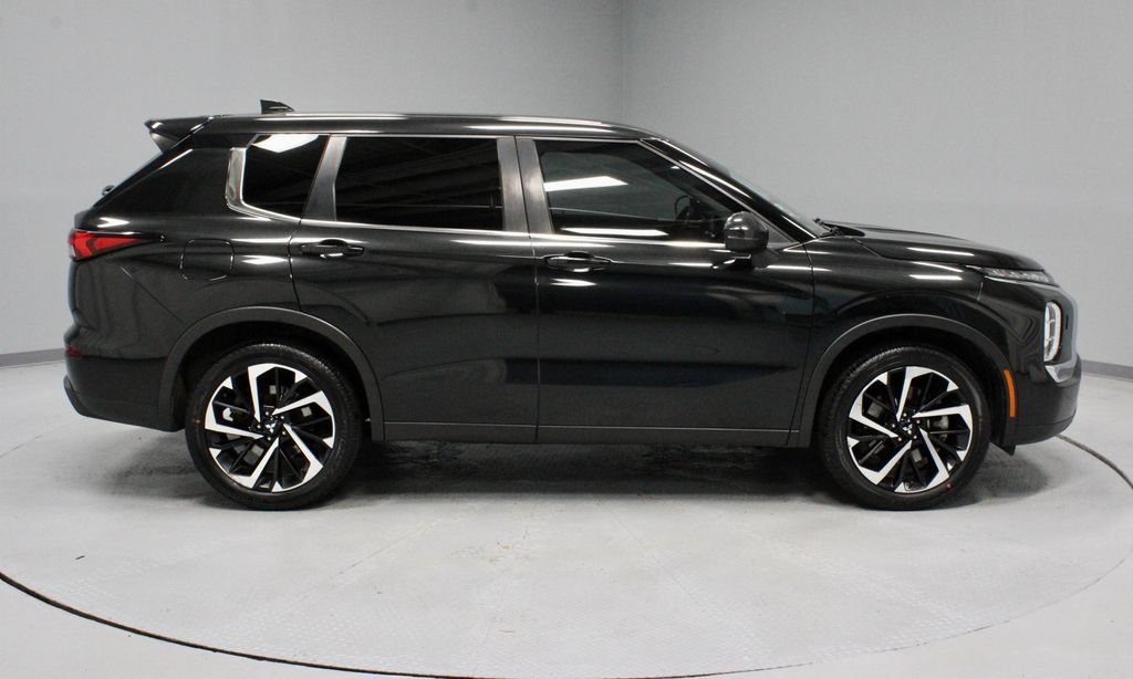 Used 2022 Mitsubishi Outlander ES AWD/4WD image 11