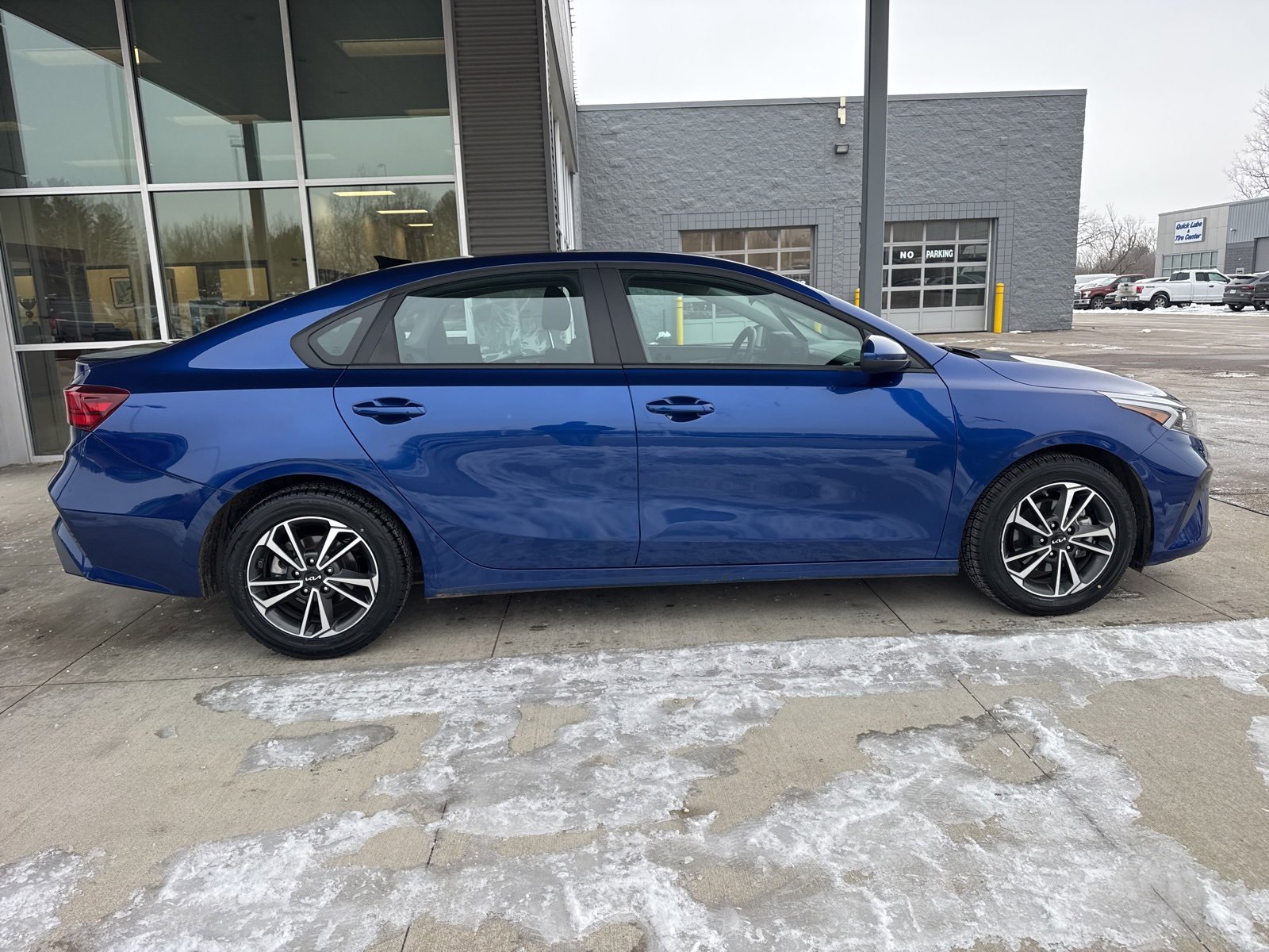 Used 2024 Kia Forte LXS image 9